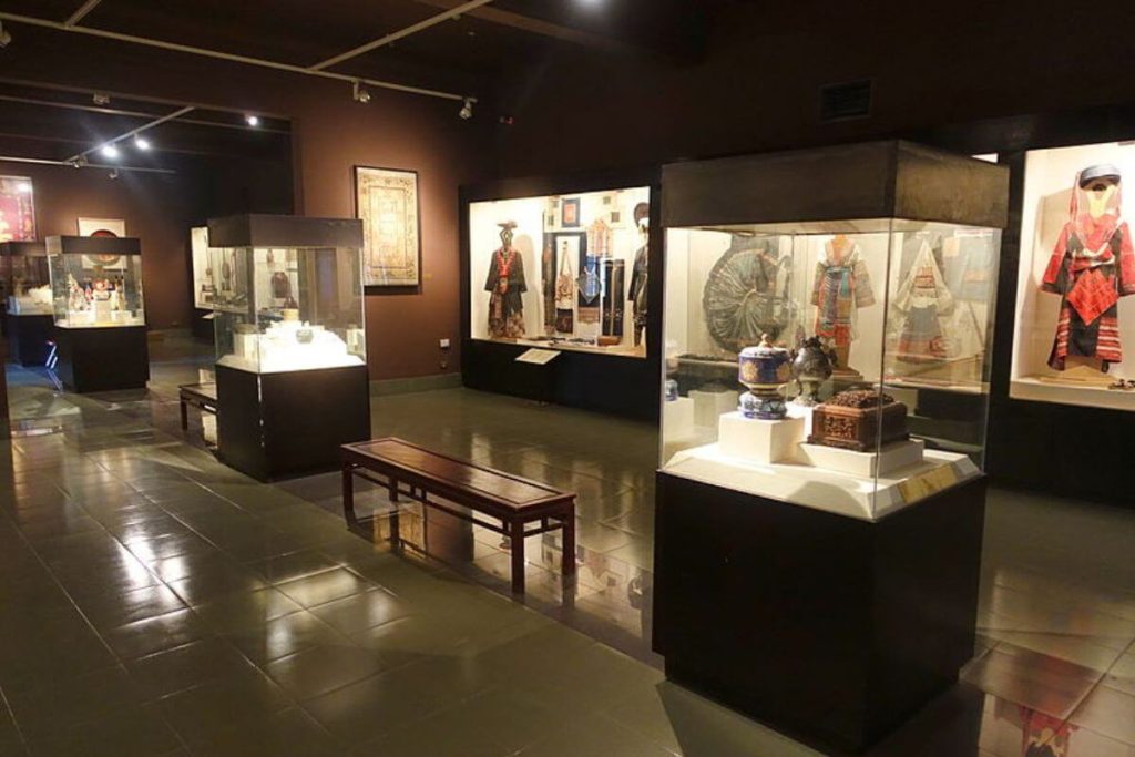 visit hanoi museum in hanoi tours