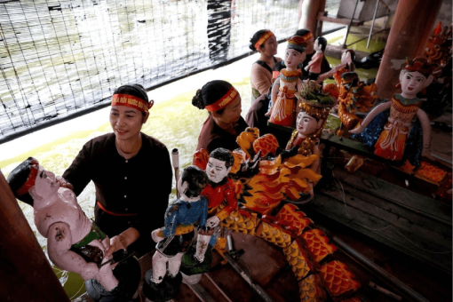 water puppet village - hanoi local tour